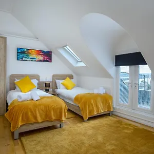 4* Hotel The Clarendon